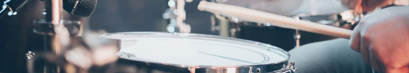 Το Ωδείο Σύγχρονη Ωδή προσφέρει εξαιρετικά μαθήματα ντραμς, έχοντας εξειδικευμένους καθηγητές με πολυετή πείρα